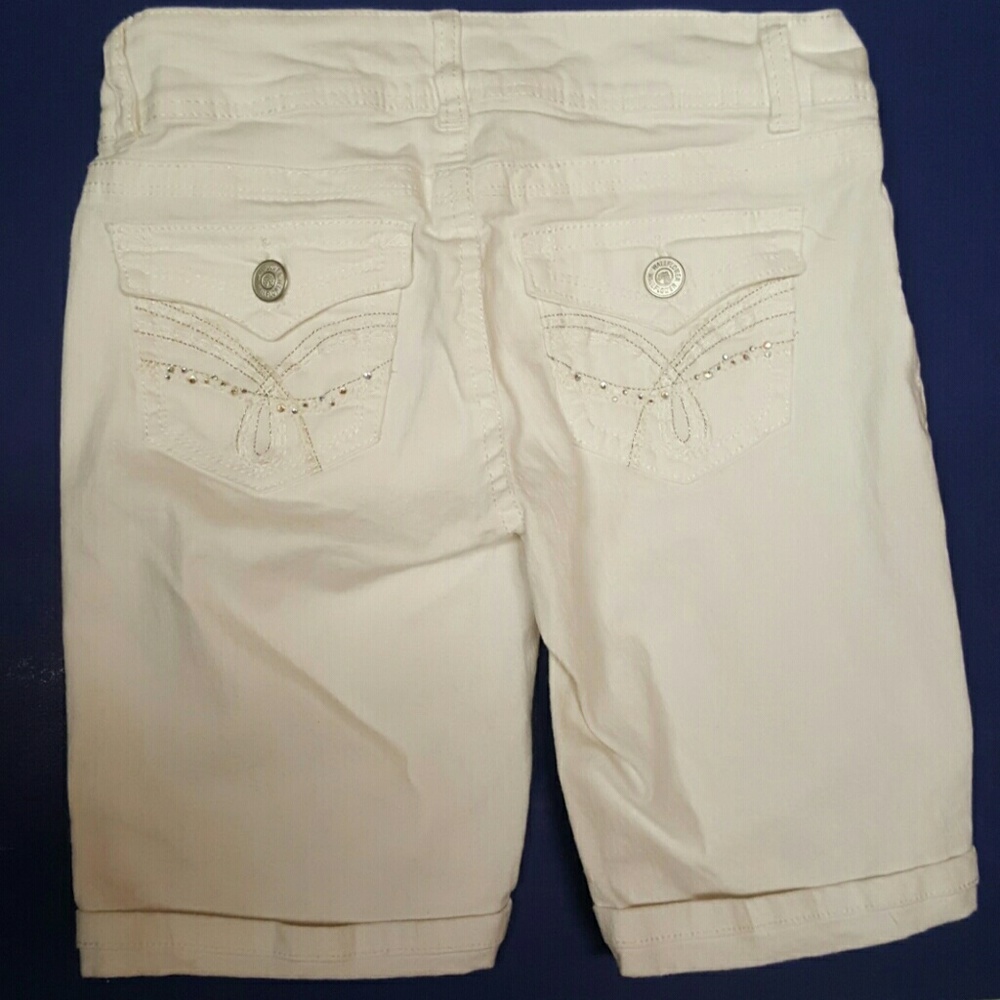Wallflower White size 3 cuffed shorts